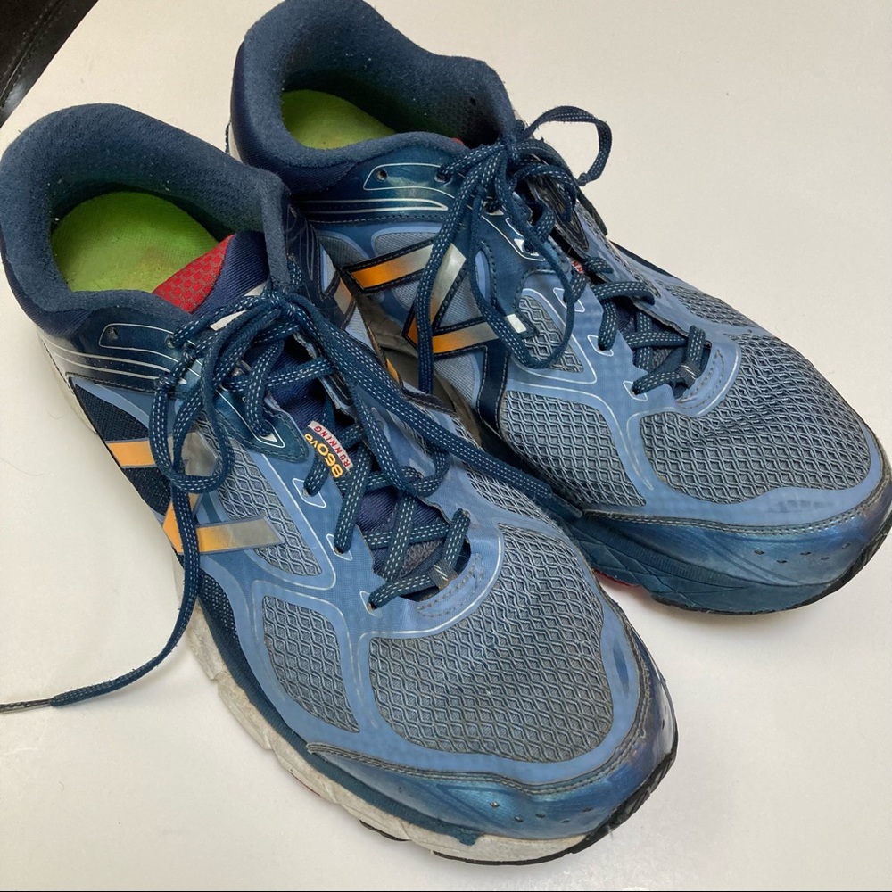 Mens New Balance 860 Running Shoe